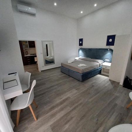 Residenza Napoletana Apartment Napoli Bagian luar foto