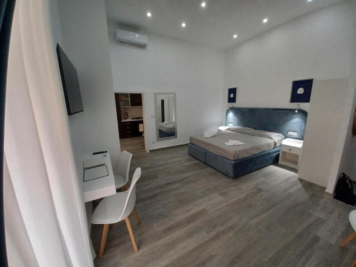 Residenza Napoletana Apartment Napoli Bagian luar foto
