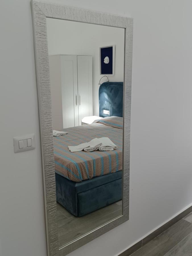 Residenza Napoletana Apartment Napoli Bagian luar foto
