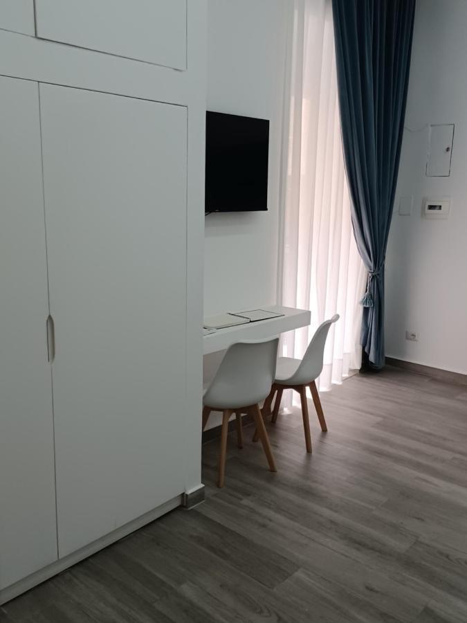 Residenza Napoletana Apartment Napoli Bagian luar foto