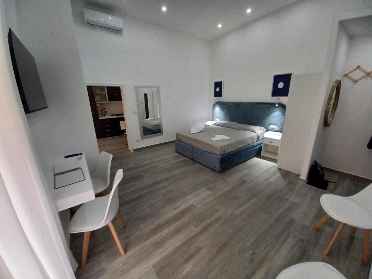 Residenza Napoletana Apartment Napoli Bagian luar foto